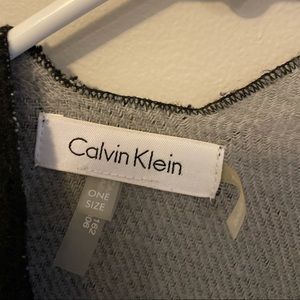 Calvin Klein poncho onesize black with grey inside